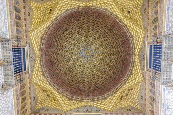 Sevilla 080 - Real Álcazar - Palacio del Rey Don Pedro - Salón de Embajadores.jpg
